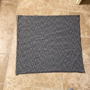 Lululemon infinity scarf grey